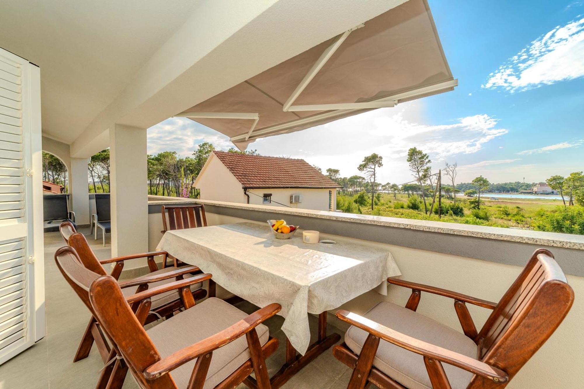 Apartments Dalmatia (Adults Only) Privlaka  Zewnętrze zdjęcie