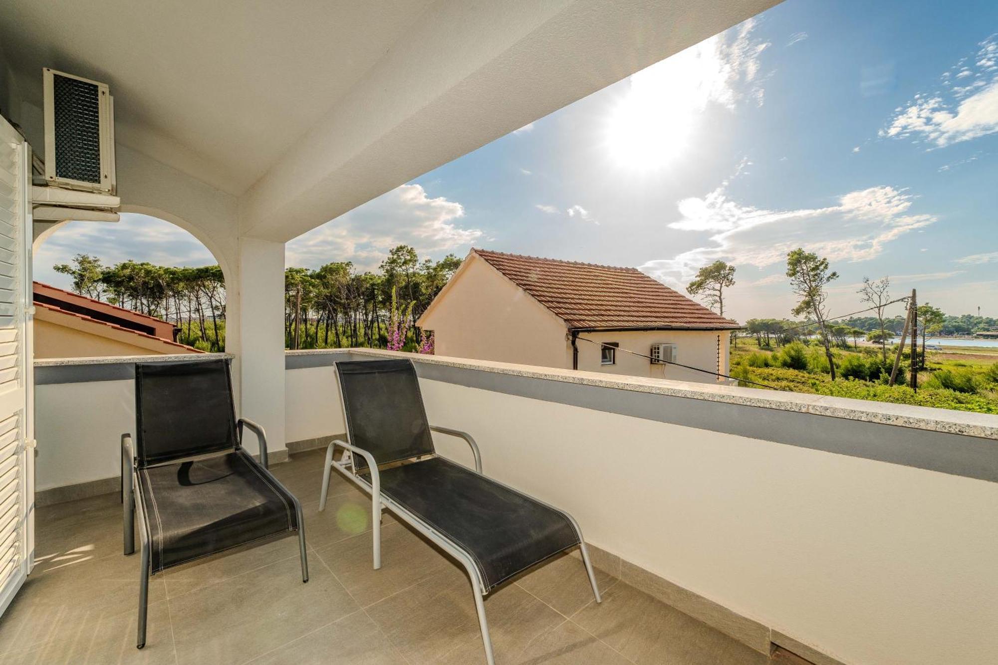 Apartments Dalmatia (Adults Only) Privlaka  Zewnętrze zdjęcie